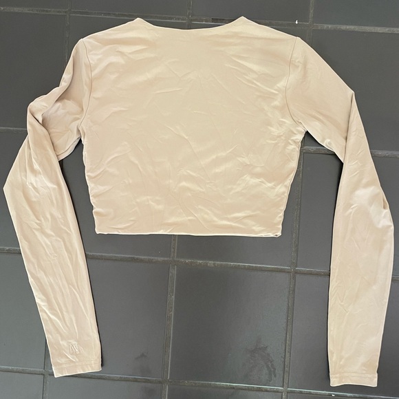 MESHKI long sleeve crop top - Picture 3 of 3